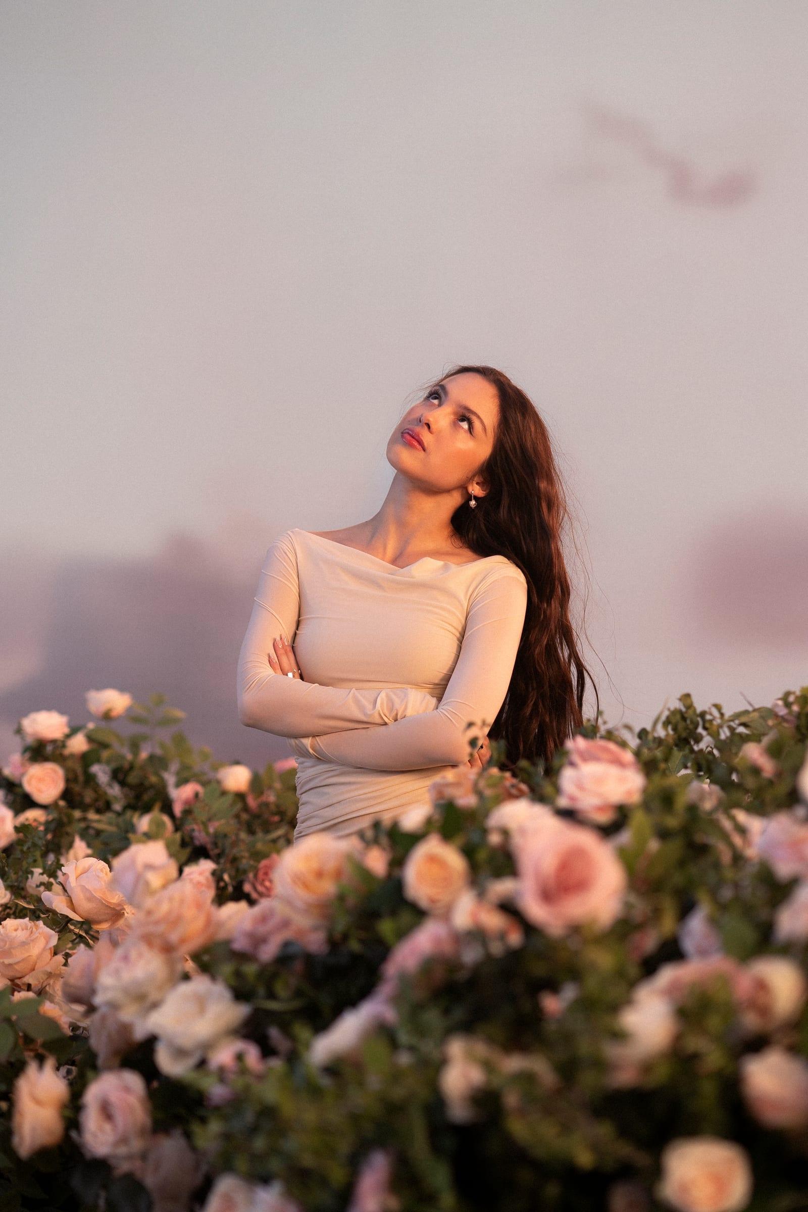 Olivia Rodrigo, frame 01